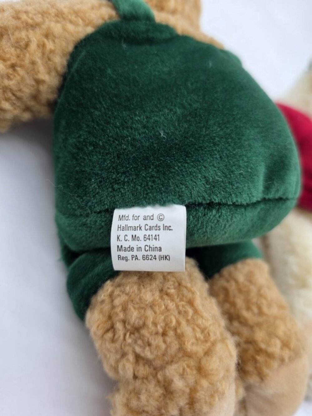 Hallmark Kiss Kiss Mistletoe Magnetic Kissing Teddy Bear Pair Christmas Plush - Picture 13 of 15
